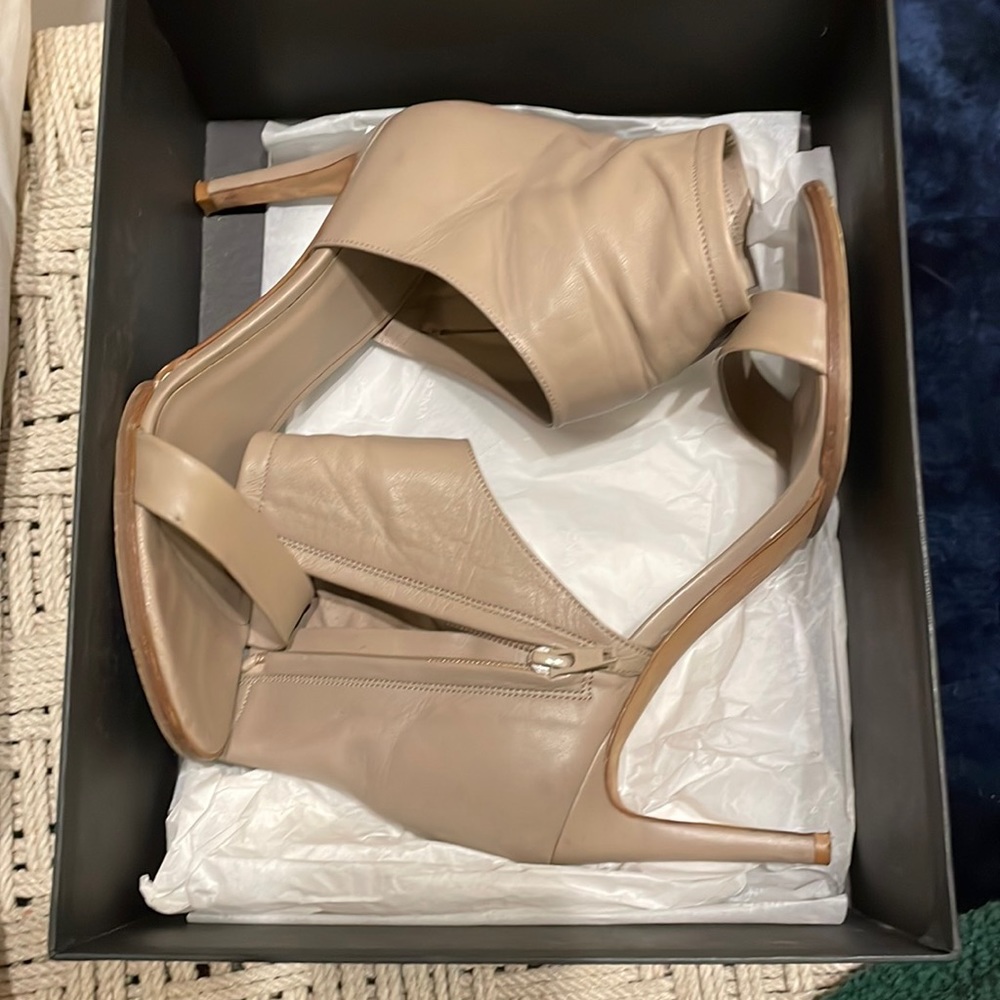 Vince nude sandal heels